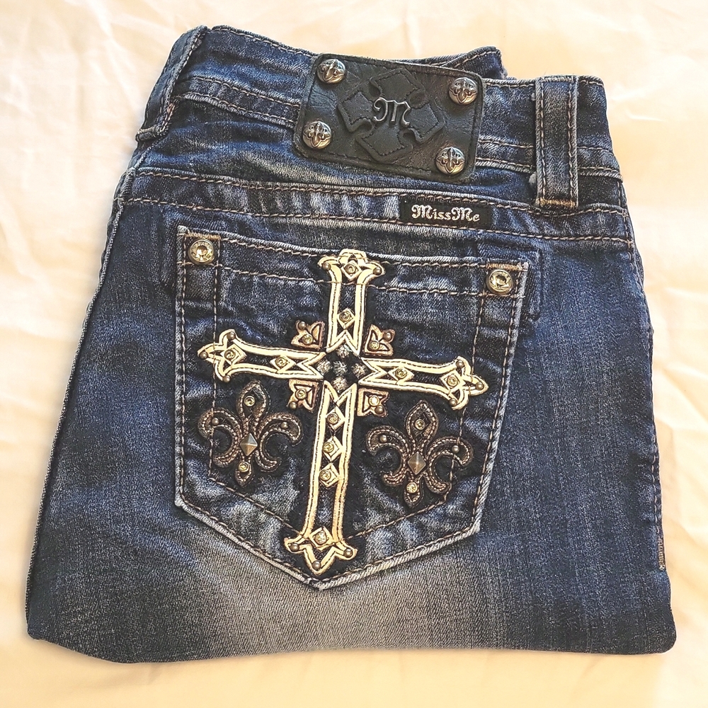 Miss Me Cross & Fleur-De-Lis Skinny Cut Jeans ✝️⚜️